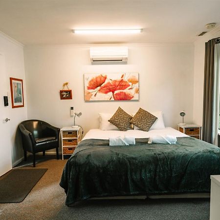 Alpine Riverside Cottages Porepunkah Exterior foto