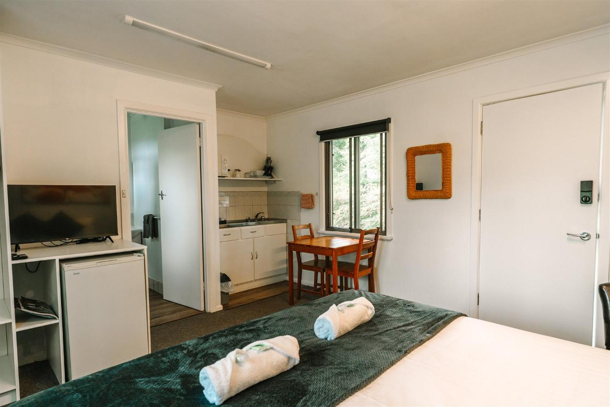 Alpine Riverside Cottages Porepunkah Exterior foto