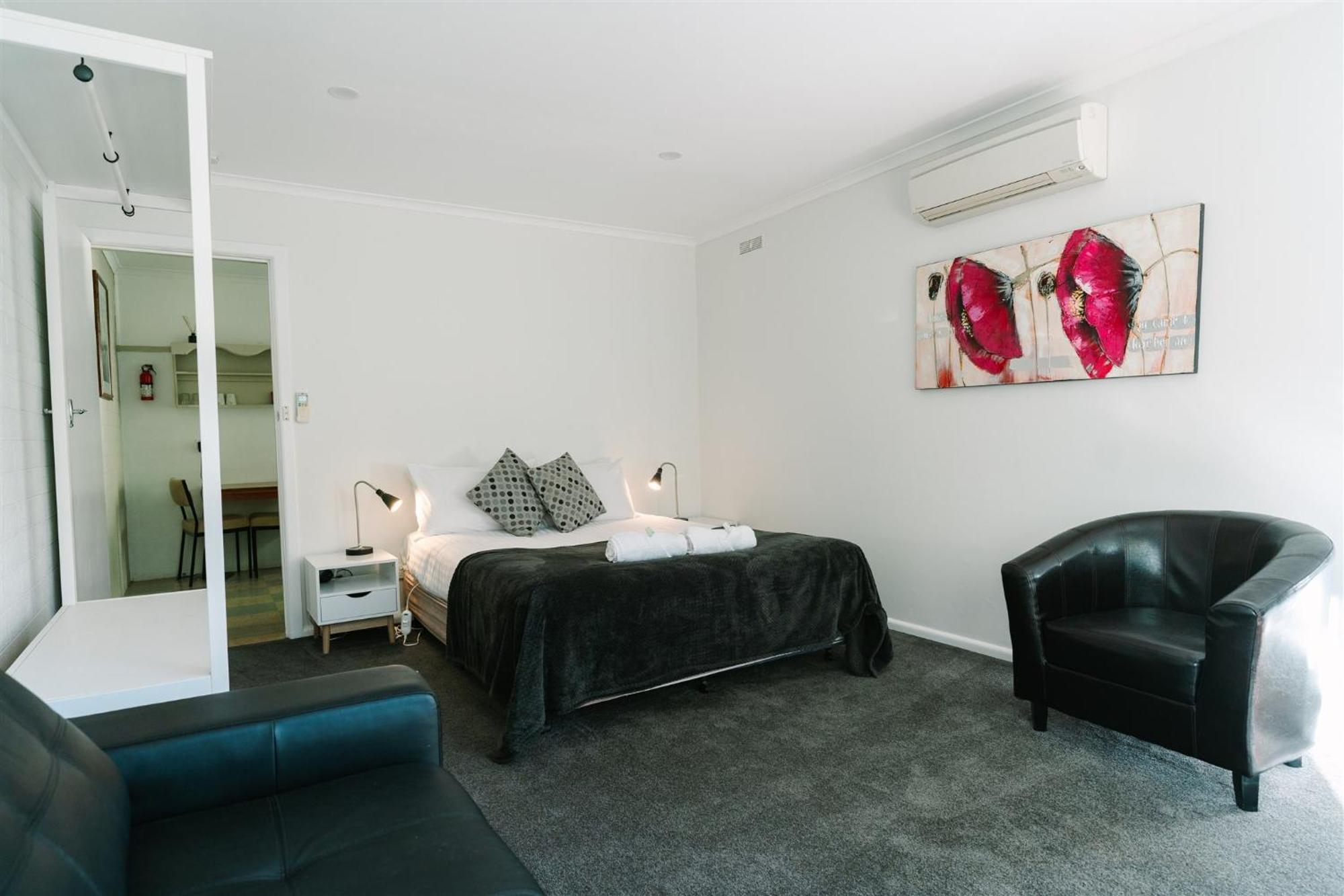 Alpine Riverside Cottages Porepunkah Exterior foto