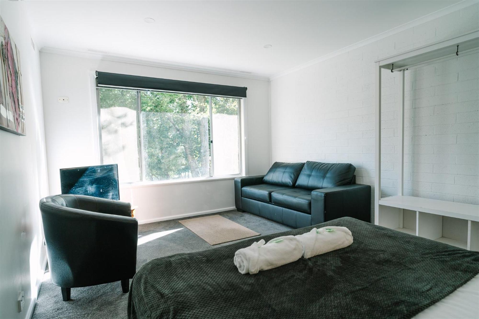 Alpine Riverside Cottages Porepunkah Exterior foto