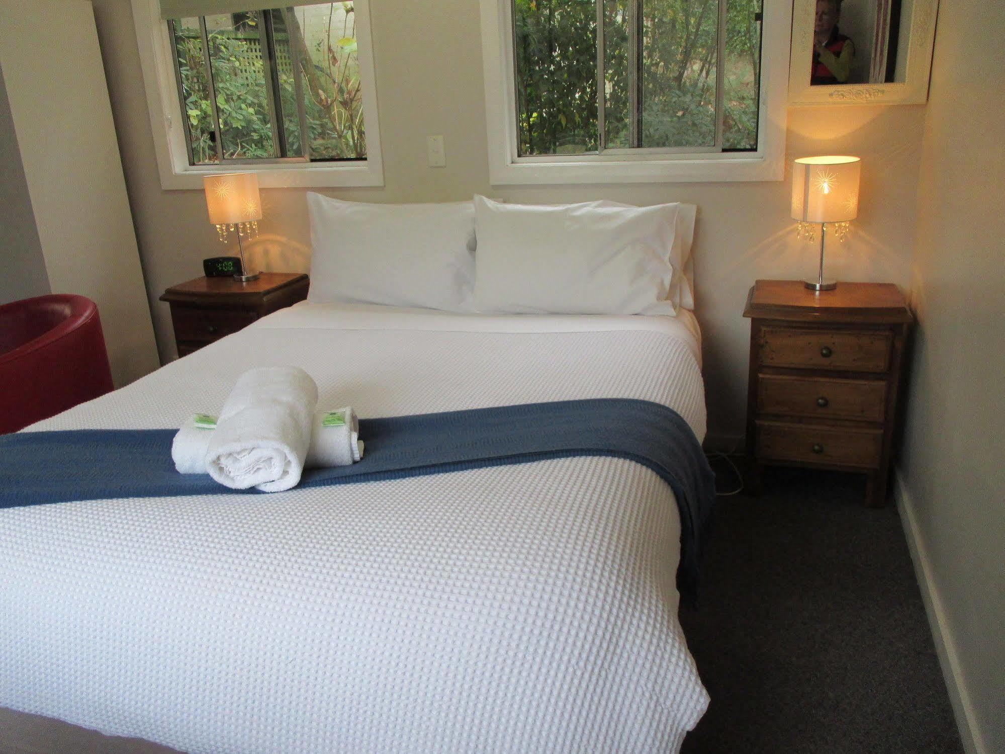 Alpine Riverside Cottages Porepunkah Exterior foto
