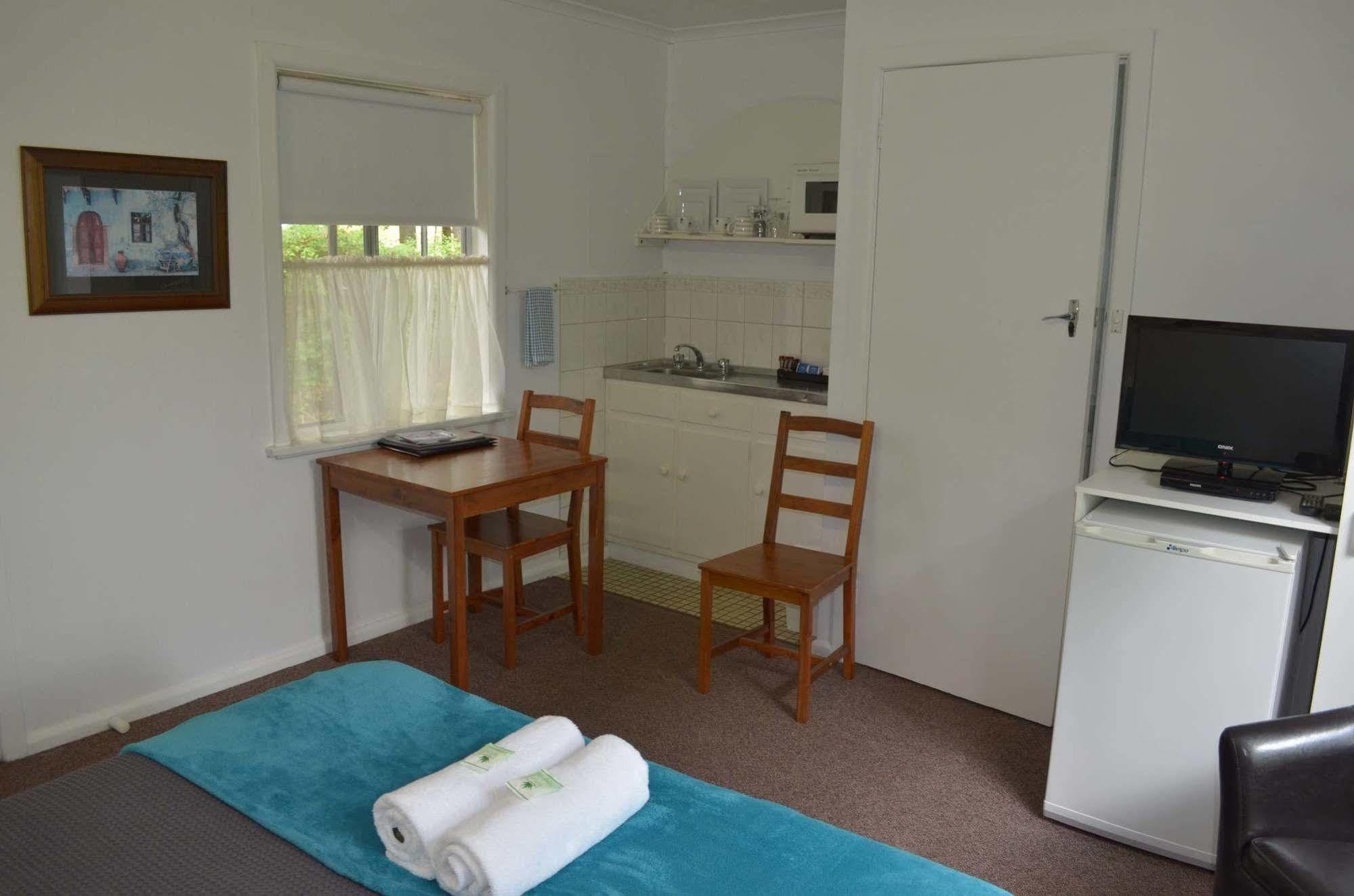Alpine Riverside Cottages Porepunkah Exterior foto